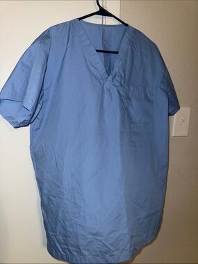 Men's Light Blue V-Neck Medical Scrub Top